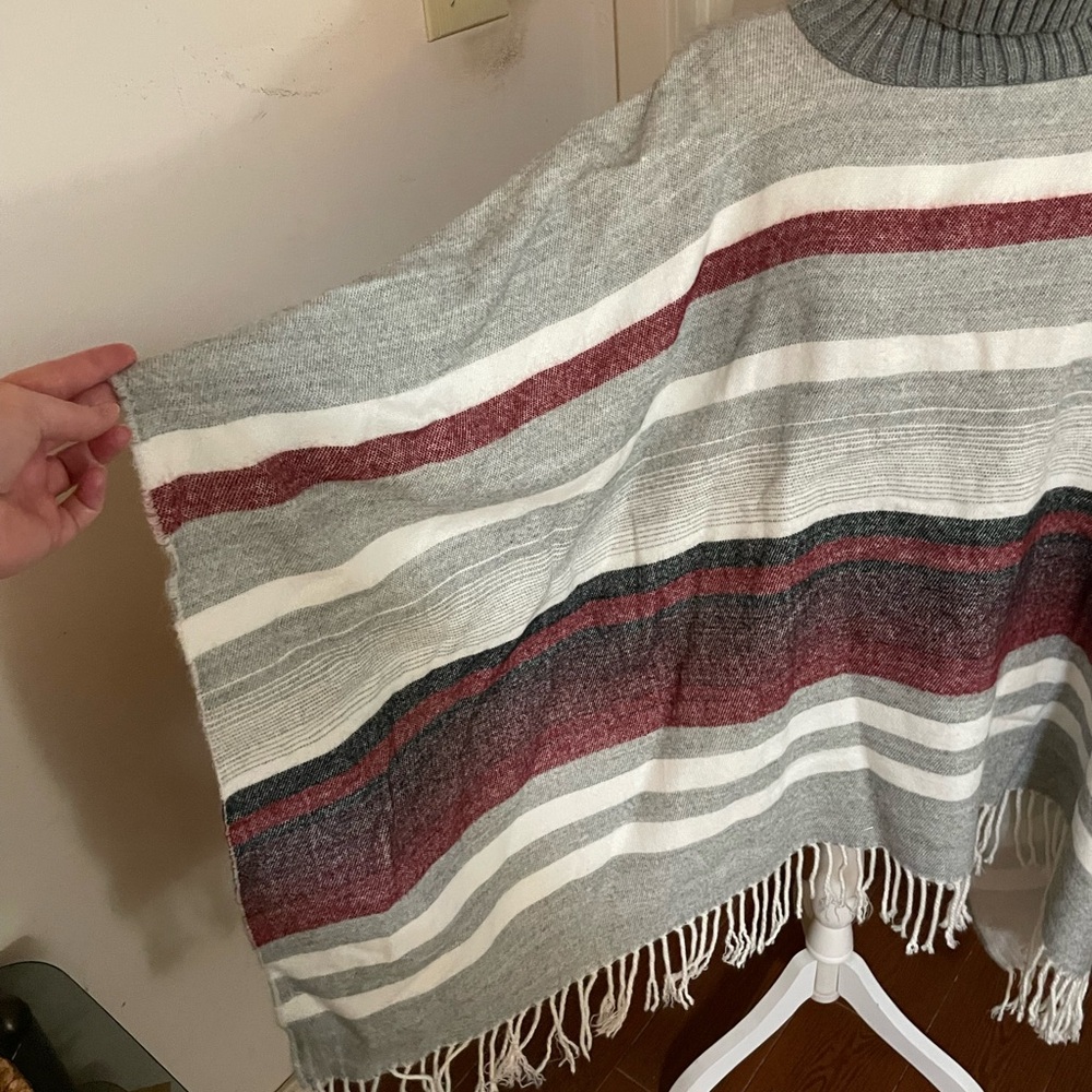 Vince Camuto striped turtleneck fringe poncho knit gray One Size OSFM gray red - Picture 4 of 14
